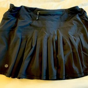🍋 Lululemon Skirt Reg | Sz: 12
Excellent pre-owned condition from smokefree home
